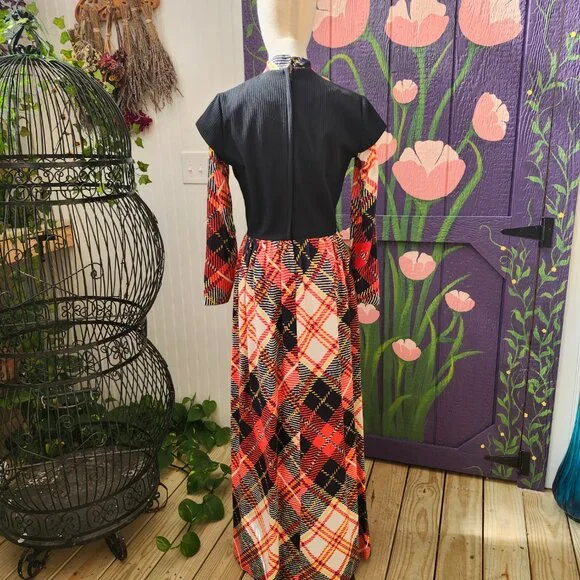 Vintage 1970's Toni Todd Plaid Maxi Dress - Picture 4 of 16